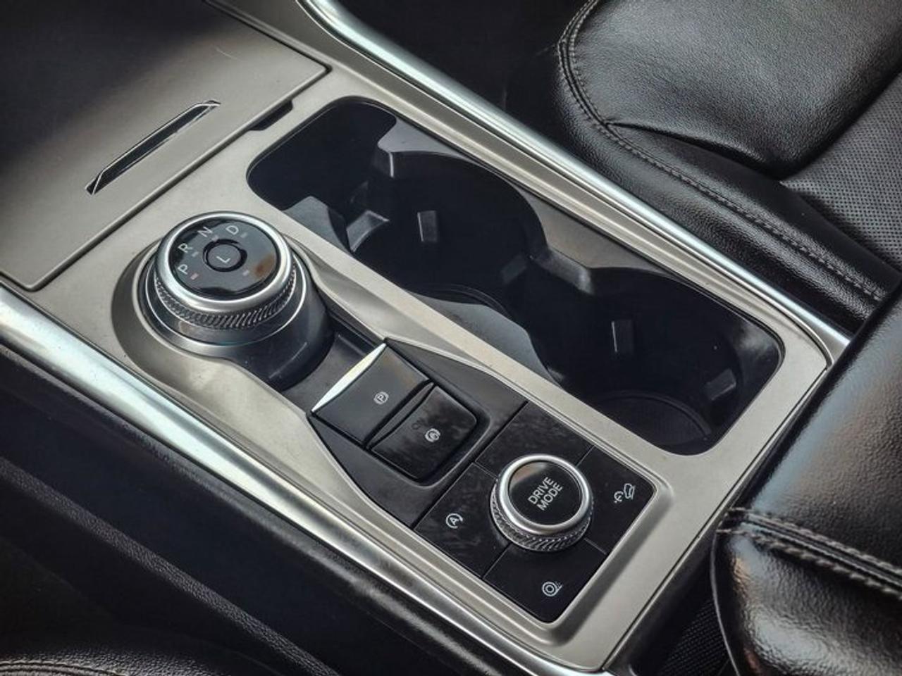 2024 Ford Explorer Limited AWD | Leather | Nav | Adaptive Cruise | Cooled + Heated Seats | Heated Wheel & Much More ! Photo