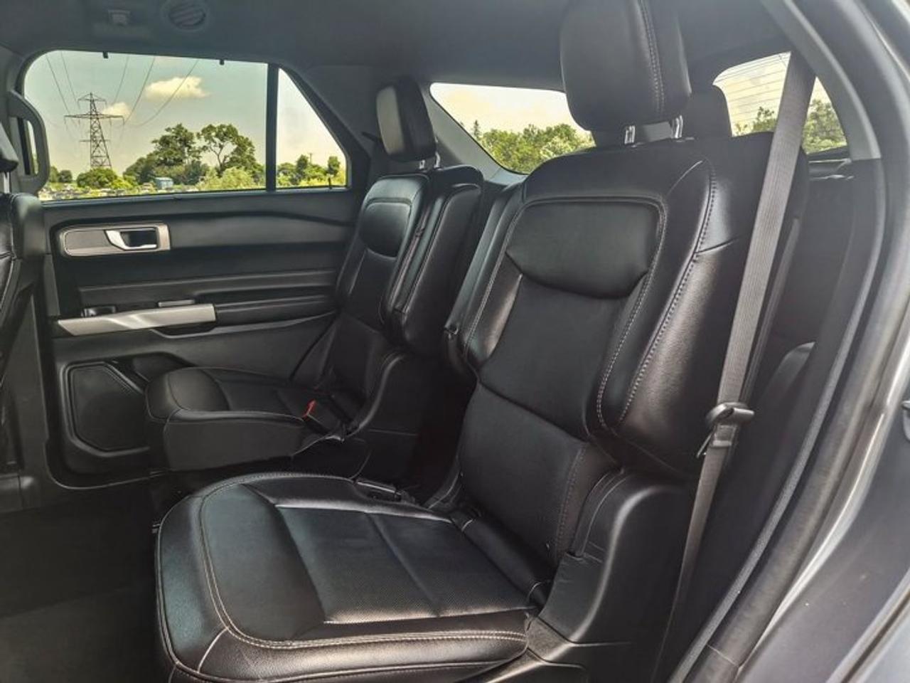 2024 Ford Explorer Limited AWD | Leather | Nav | Adaptive Cruise | Cooled + Heated Seats | Heated Wheel & Much More ! Photo