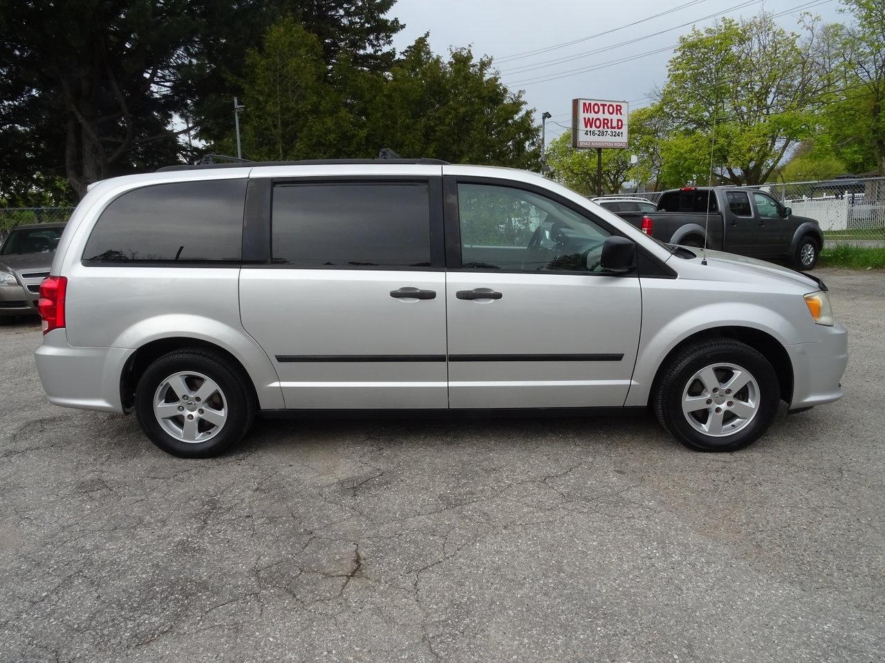 2012 Dodge Grand Caravan SE Photo