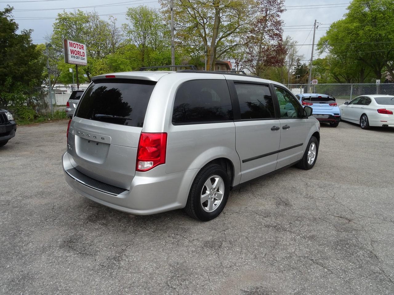 2012 Dodge Grand Caravan SE Photo
