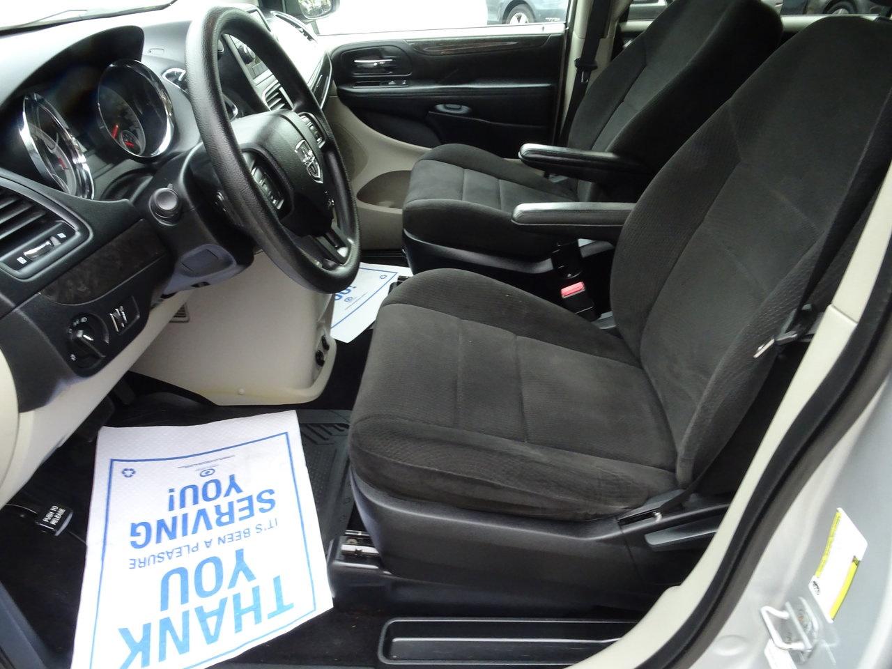 2012 Dodge Grand Caravan SE Photo