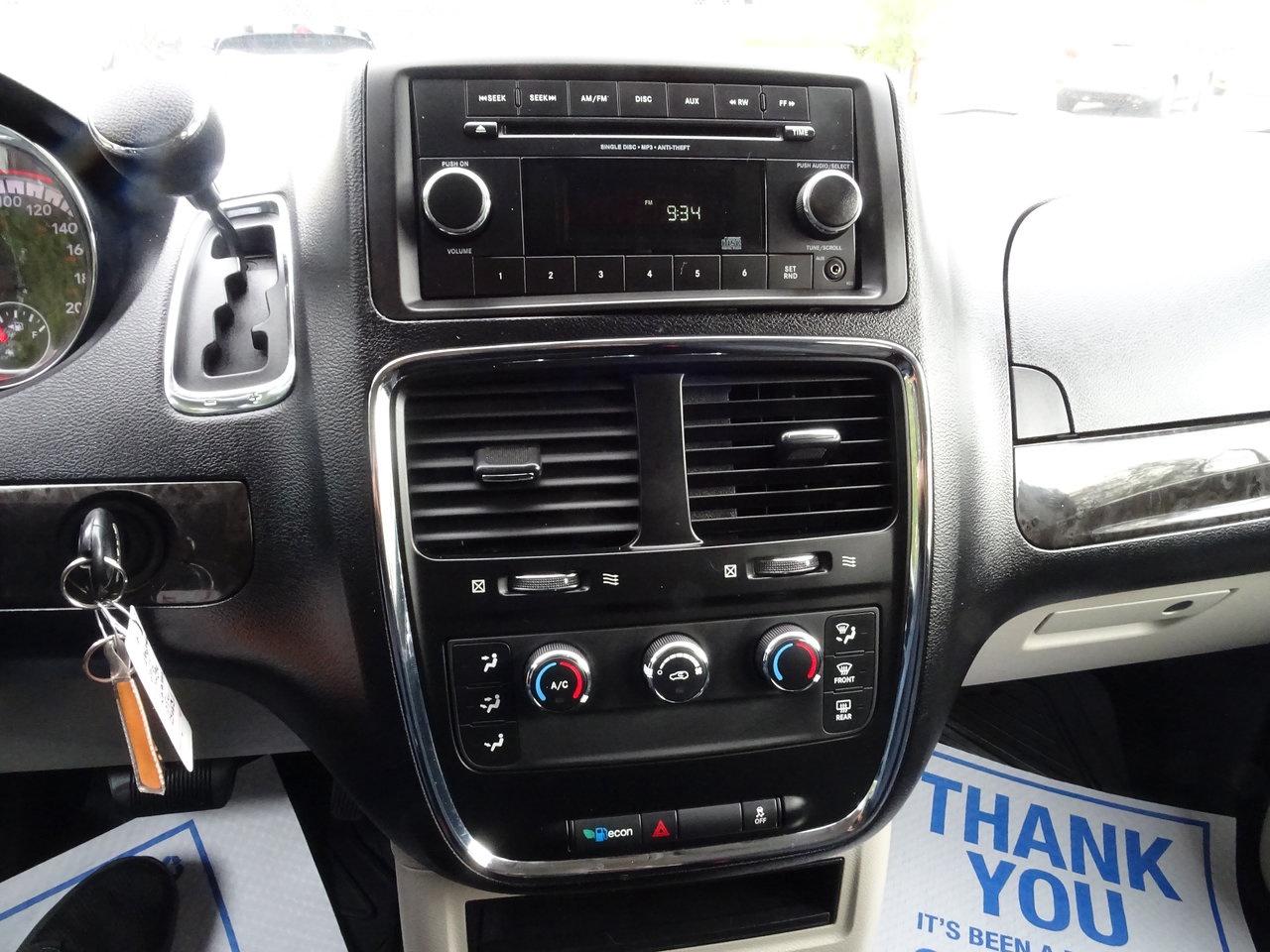 2012 Dodge Grand Caravan SE Photo