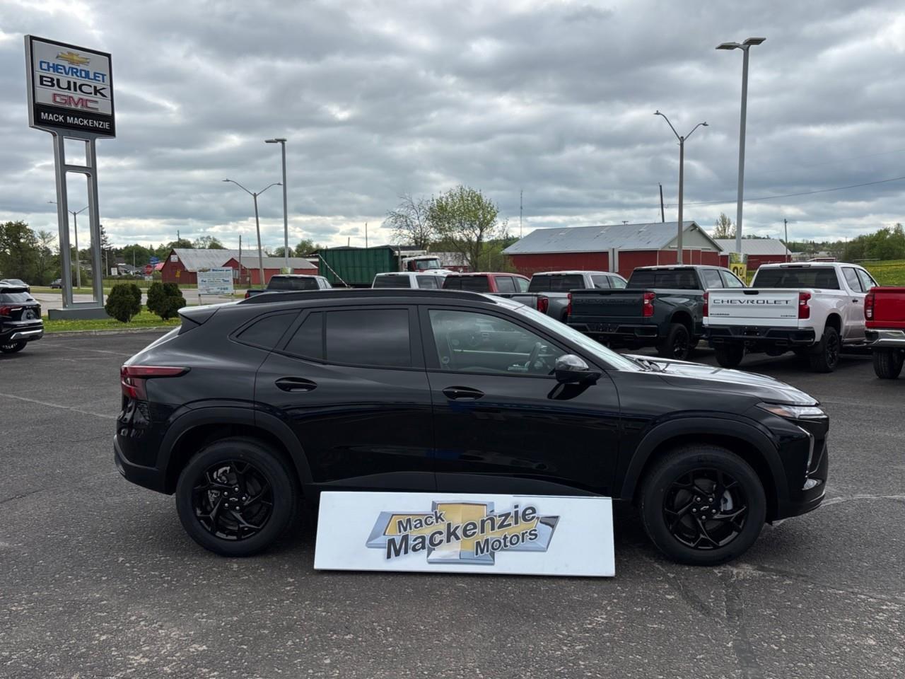 2026 Chevrolet Trax LT New Small 5 Passenger FWD SUV with Heated Front Seats, Heated Steering Wheel and an 11 Diagonal Touchscreen Radio with Wireless Apple Carplay/Android Auto Photo