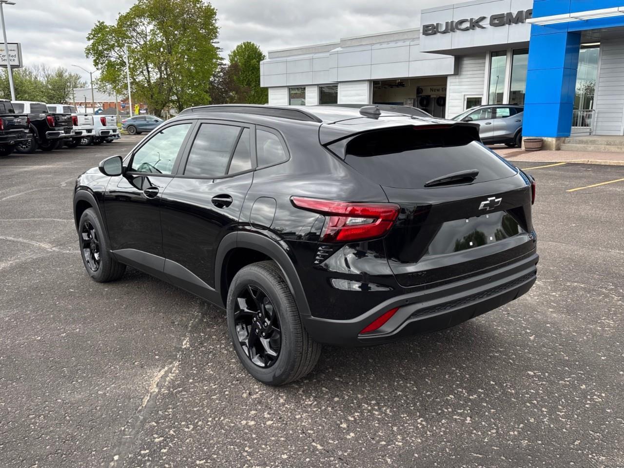 2026 Chevrolet Trax LT New Small 5 Passenger FWD SUV with Heated Front Seats, Heated Steering Wheel and an 11 Diagonal Touchscreen Radio with Wireless Apple Carplay/Android Auto Photo