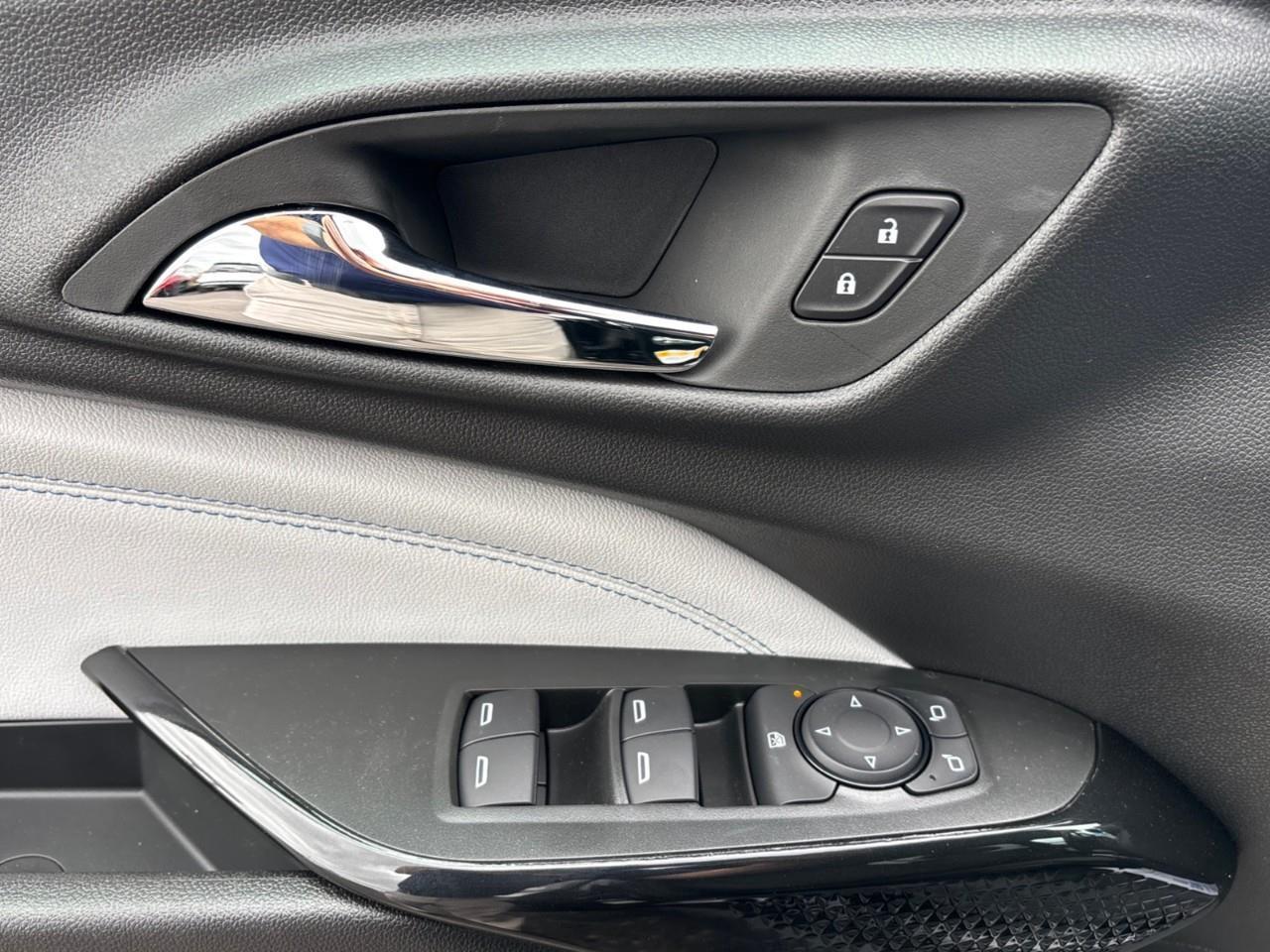 2026 Chevrolet Trax LT New Small 5 Passenger FWD SUV with Heated Front Seats, Heated Steering Wheel and an 11 Diagonal Touchscreen Radio with Wireless Apple Carplay/Android Auto Photo