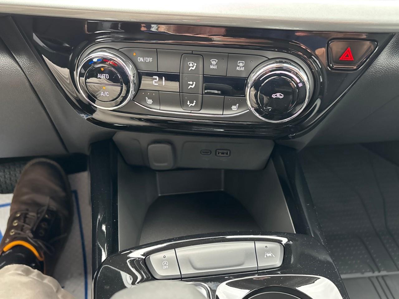 2026 Chevrolet Trax LT New Small 5 Passenger FWD SUV with Heated Front Seats, Heated Steering Wheel and an 11 Diagonal Touchscreen Radio with Wireless Apple Carplay/Android Auto Photo