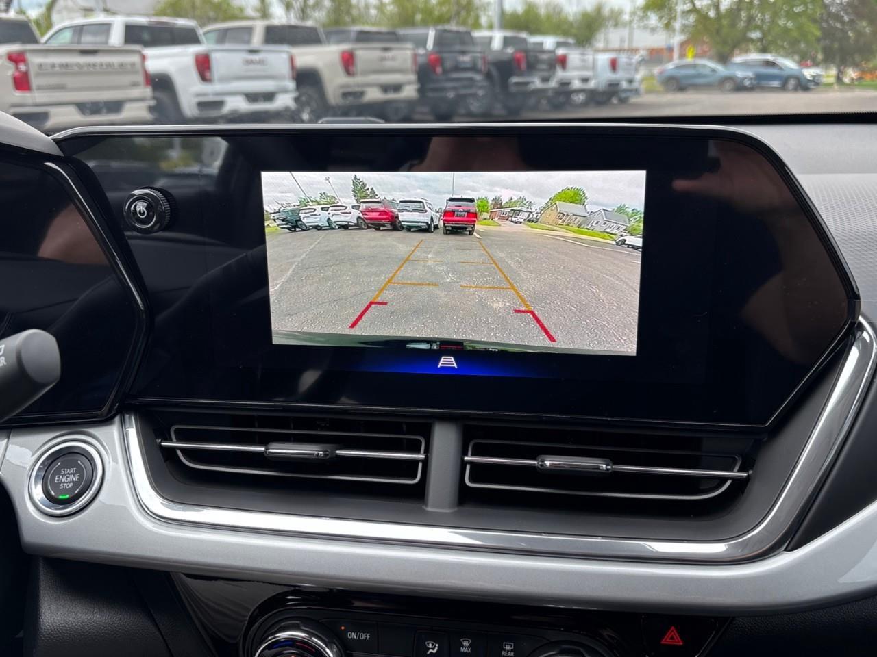 2026 Chevrolet Trax LT New Small 5 Passenger FWD SUV with Heated Front Seats, Heated Steering Wheel and an 11 Diagonal Touchscreen Radio with Wireless Apple Carplay/Android Auto Photo