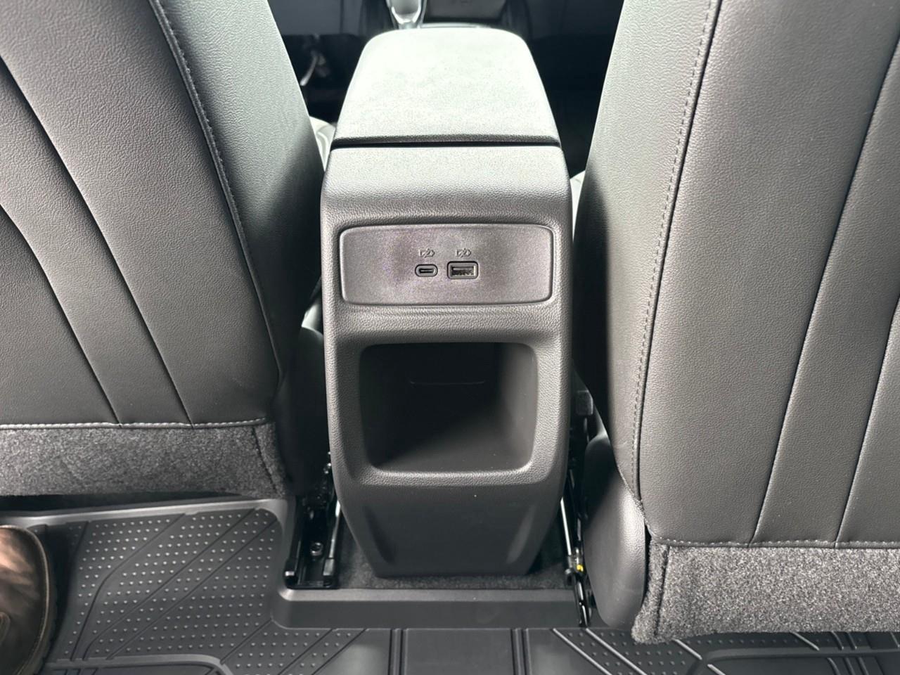 2026 Chevrolet Trax LT New Small 5 Passenger FWD SUV with Heated Front Seats, Heated Steering Wheel and an 11 Diagonal Touchscreen Radio with Wireless Apple Carplay/Android Auto Photo