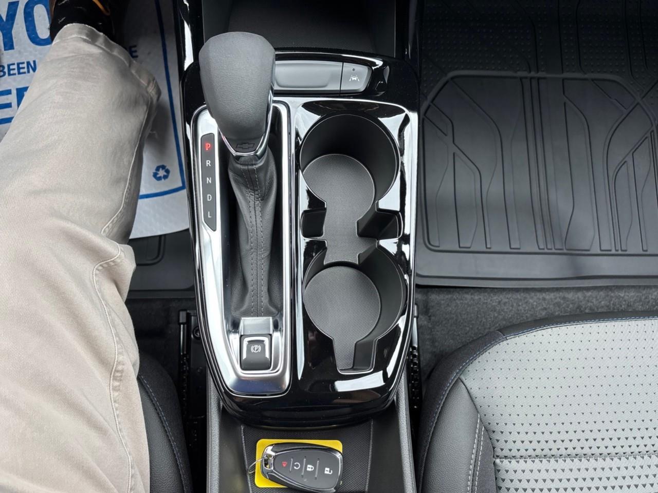 2026 Chevrolet Trax LT New Small 5 Passenger FWD SUV with Heated Front Seats, Heated Steering Wheel and an 11 Diagonal Touchscreen Radio with Wireless Apple Carplay/Android Auto Photo