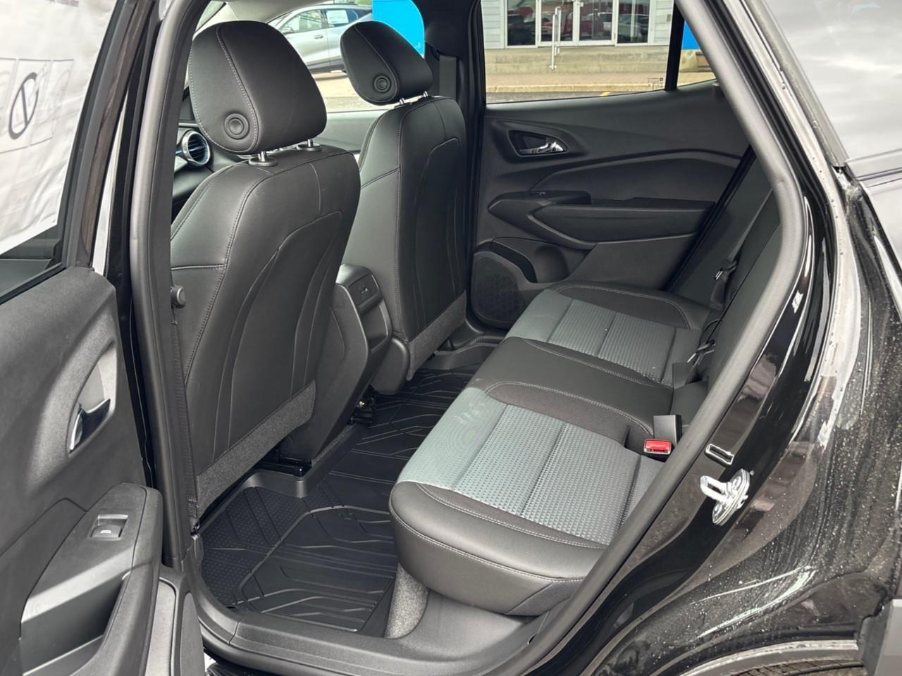 2026 Chevrolet Trax LT New Small 5 Passenger FWD SUV with Heated Front Seats, Heated Steering Wheel and an 11 Diagonal Touchscreen Radio with Wireless Apple Carplay/Android Auto Photo