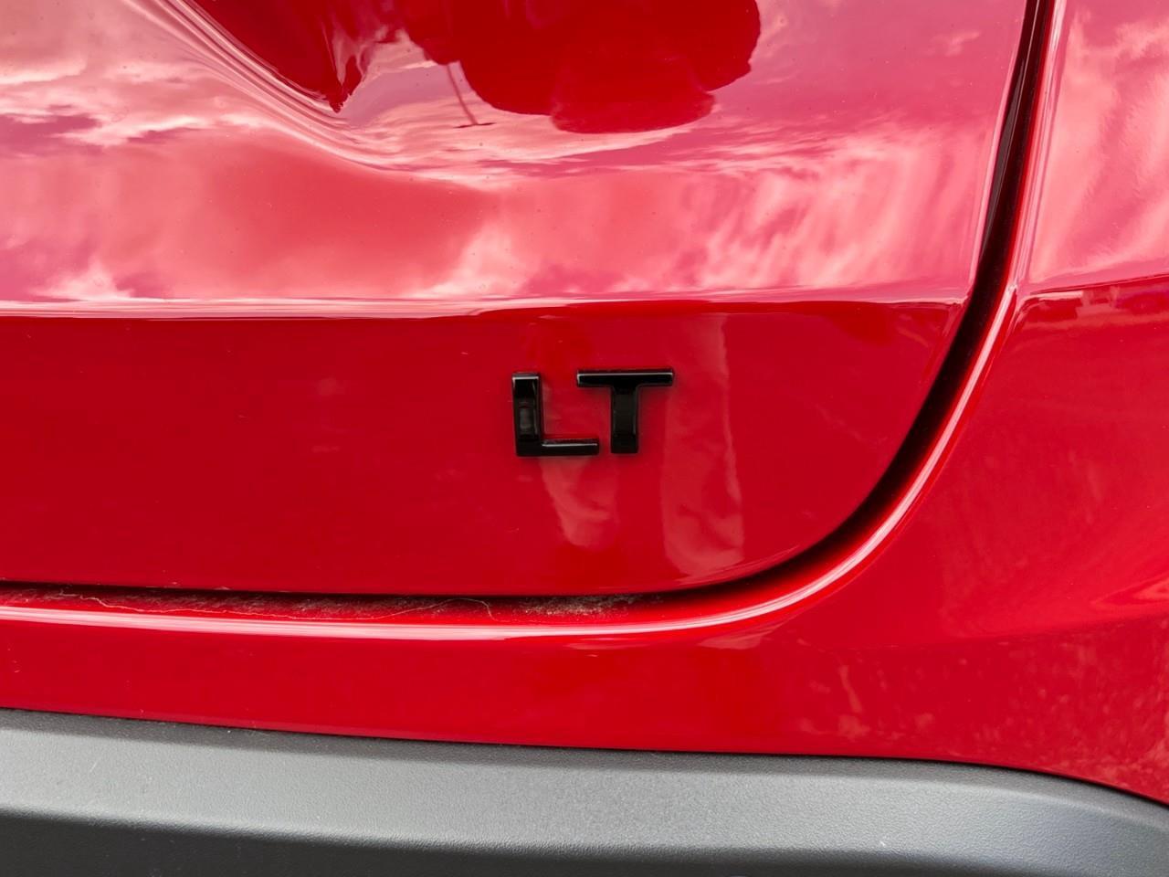 2026 Chevrolet Trax LT New Small 5 Passenger FWD SUV with Heated Front Seats, Heated Steering Wheel and an 11 Diagonal Touchscreen Radio with Wireless Apple Carplay/Android Auto Photo