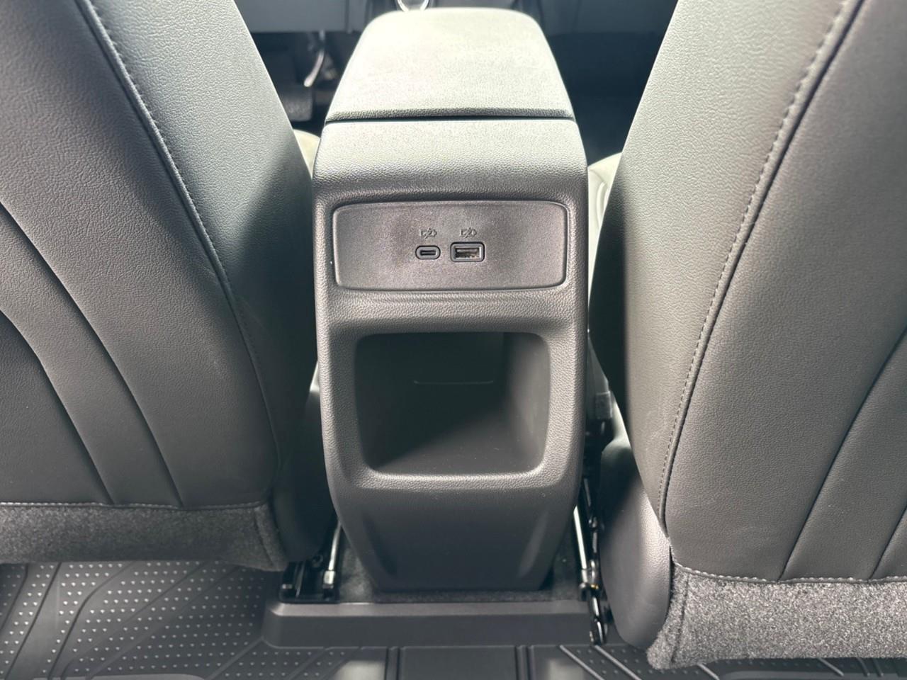 2026 Chevrolet Trax LT New Small 5 Passenger FWD SUV with Heated Front Seats, Heated Steering Wheel and an 11 Diagonal Touchscreen Radio with Wireless Apple Carplay/Android Auto Photo