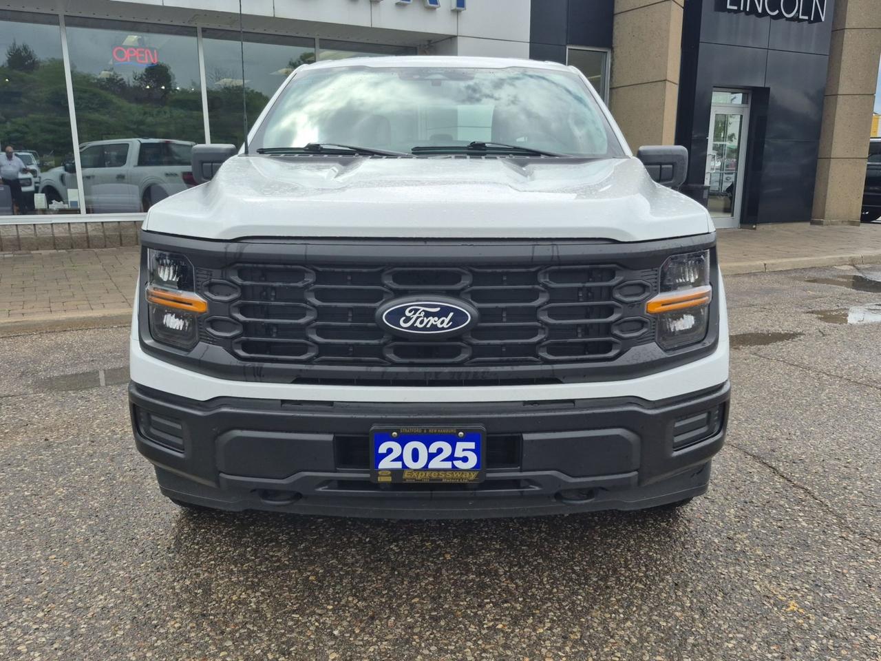 2025 Ford F-150 PREVIOUS DEMO! 2.7L ECO, SIDE STEPS, GREAT ON GAS! Photo2