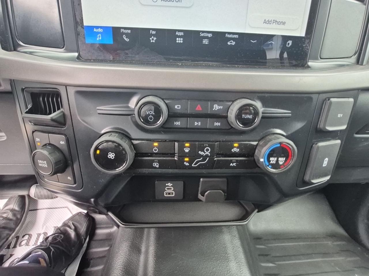 2025 Ford F-150 PREVIOUS DEMO! 2.7L ECO, SIDE STEPS, GREAT ON GAS! Photo