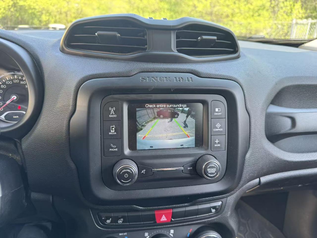 2015 Jeep Renegade 4WD 4dr North Photo
