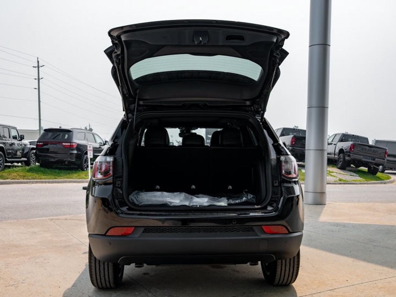 2026 Jeep Compass LIMITED Photo