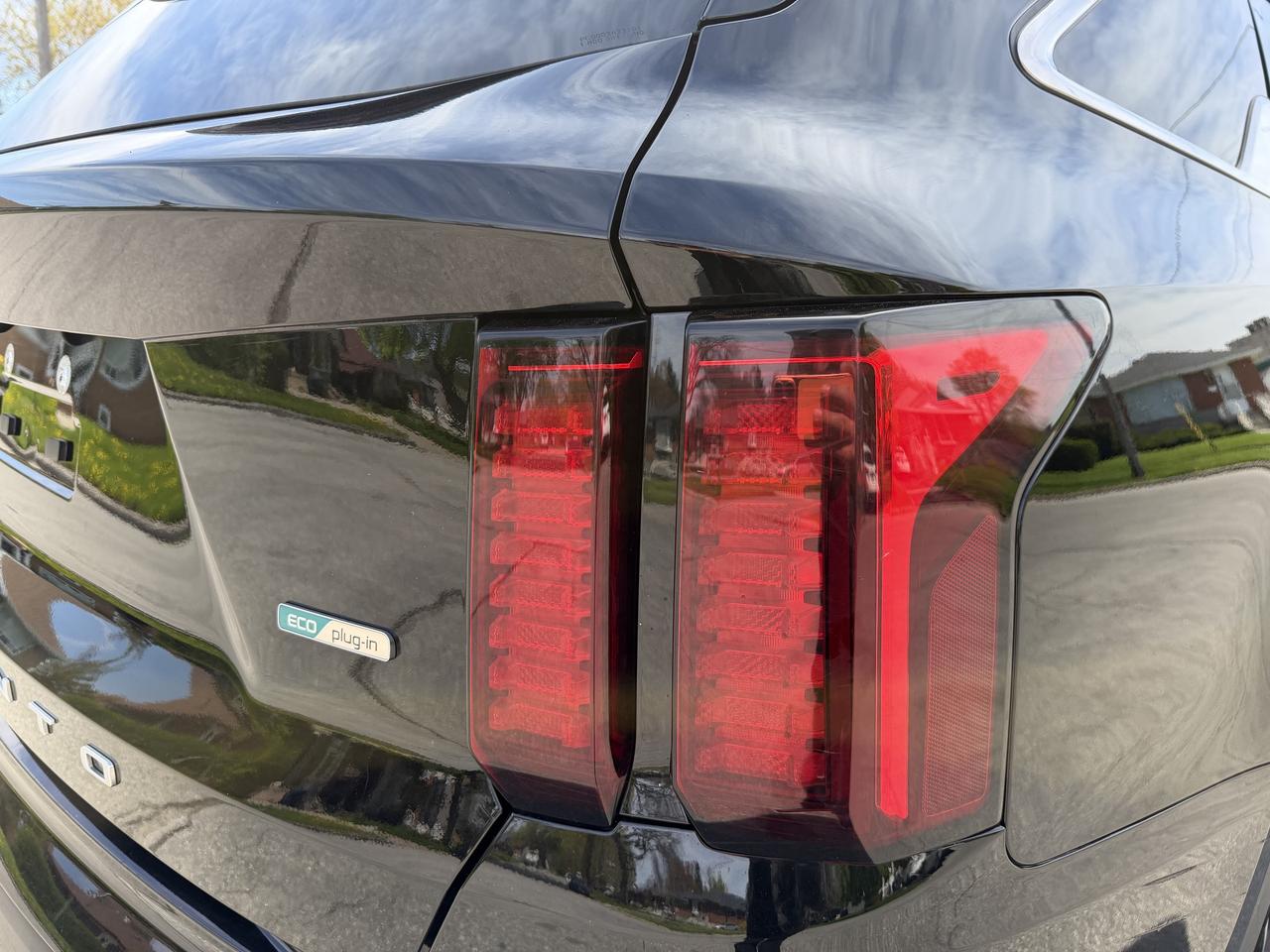 2022 Kia Sorento Plug-In Hybrid EX AWD Photo