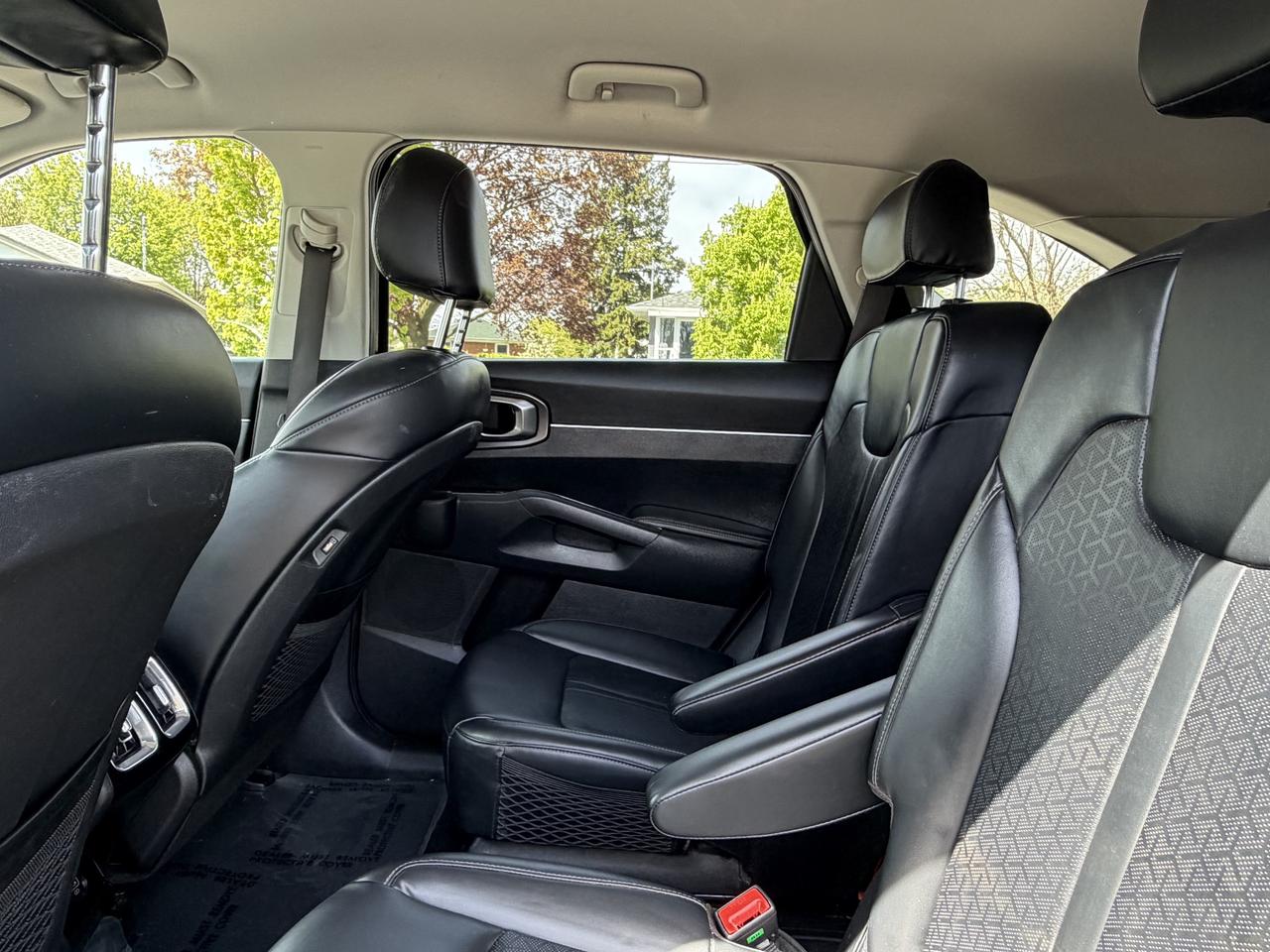 2022 Kia Sorento Plug-In Hybrid EX AWD Photo