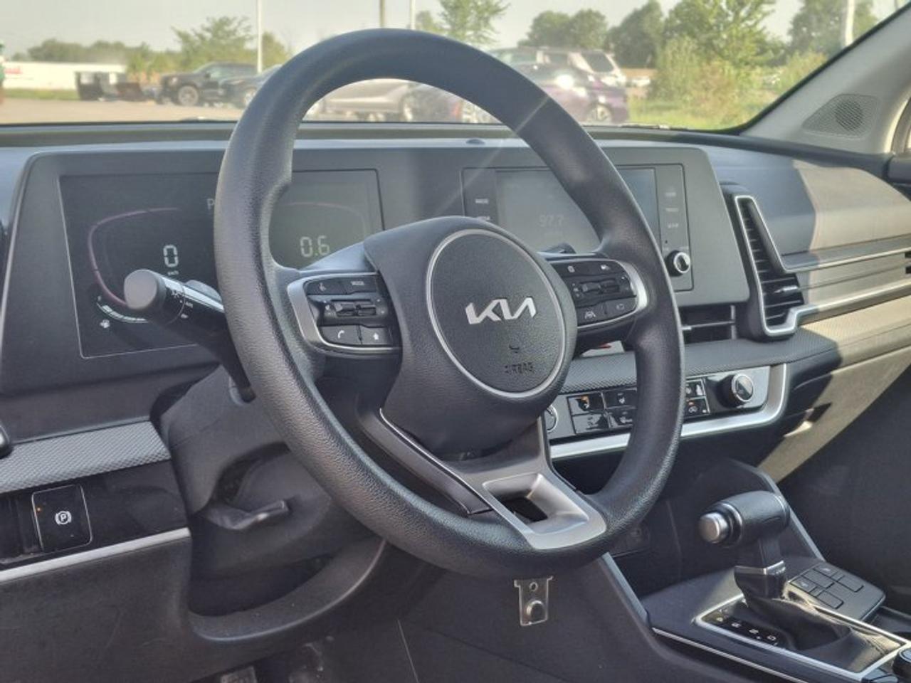 2024 Kia Sportage LX AWD | Heated Seats | CarPlay + Android | Rear Camera | and More ! Photo