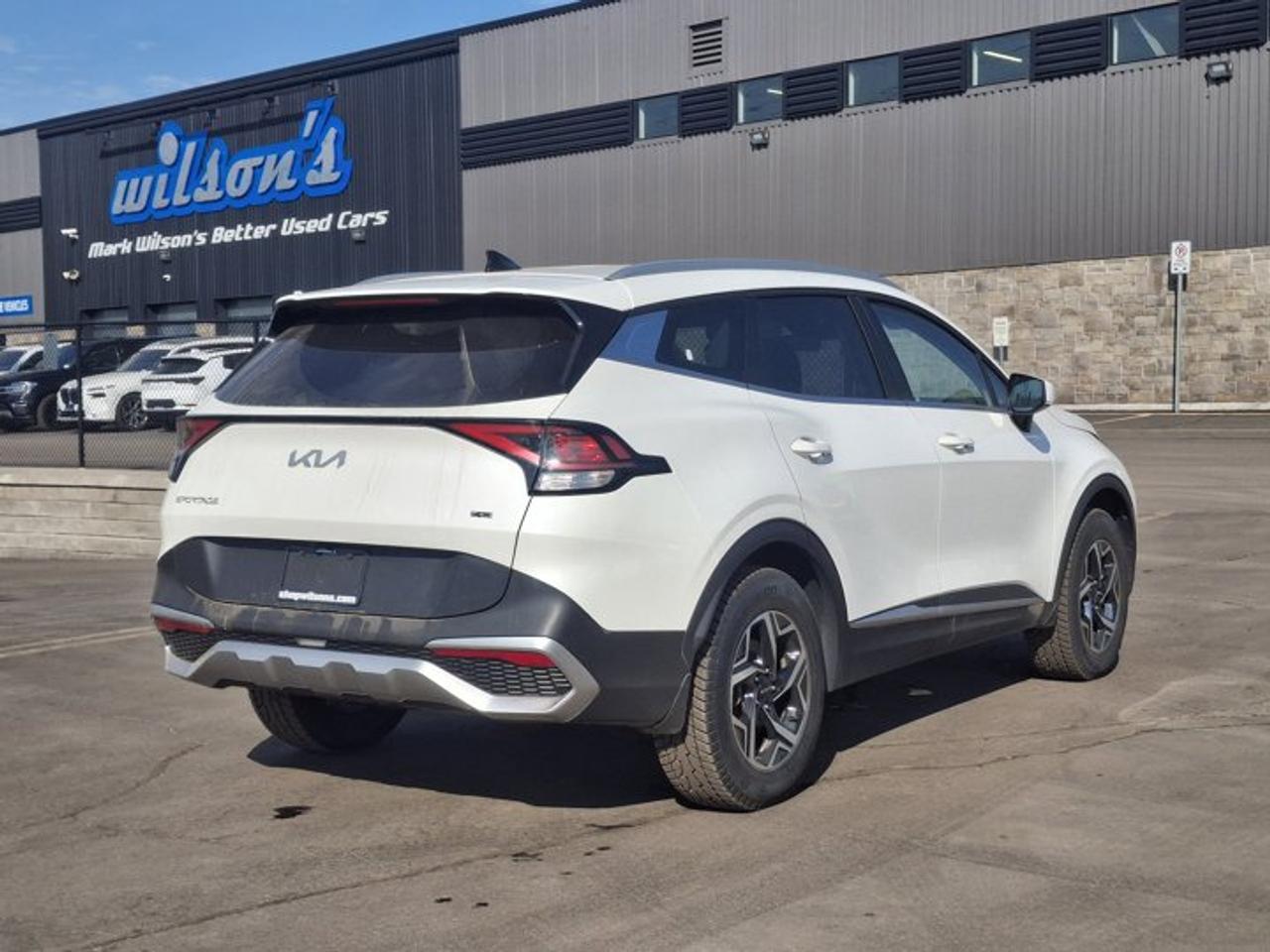 2024 Kia Sportage LX AWD | Heated Seats | CarPlay + Android | Rear Camera | and More ! Photo