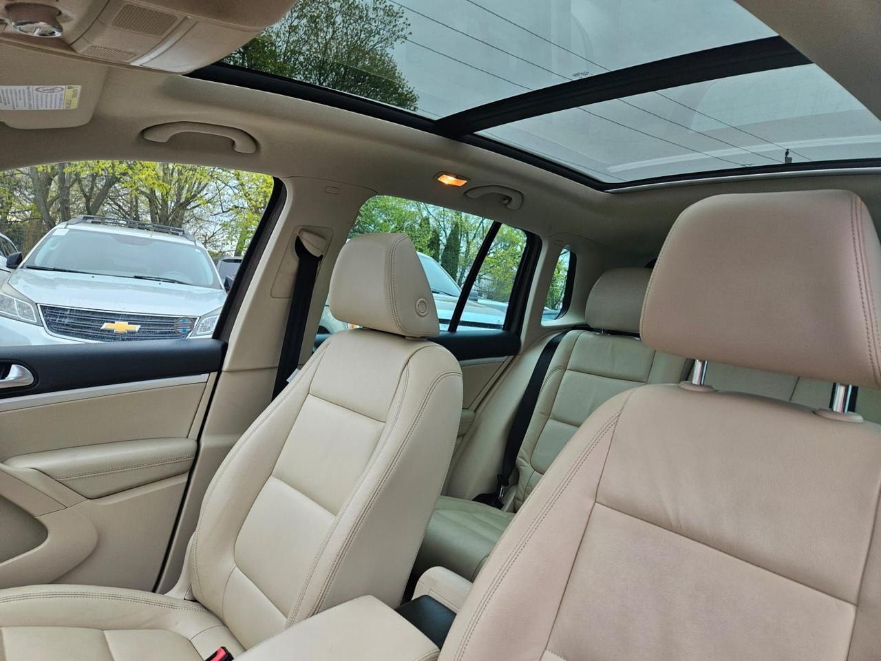 2015 Volkswagen Tiguan Highline Photo
