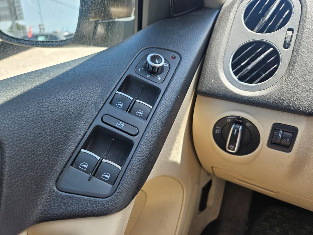 2015 Volkswagen Tiguan 4MOTION 4DR AUTO HIGHLINE Photo