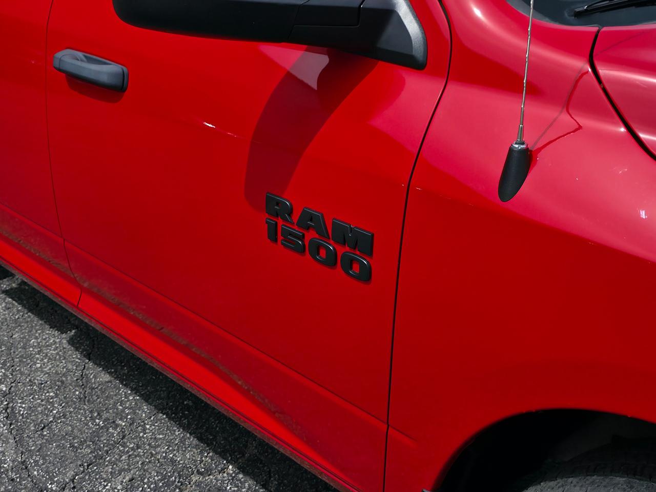 2018 RAM 1500 Express **V6 & LOW KILOMETERS** Photo