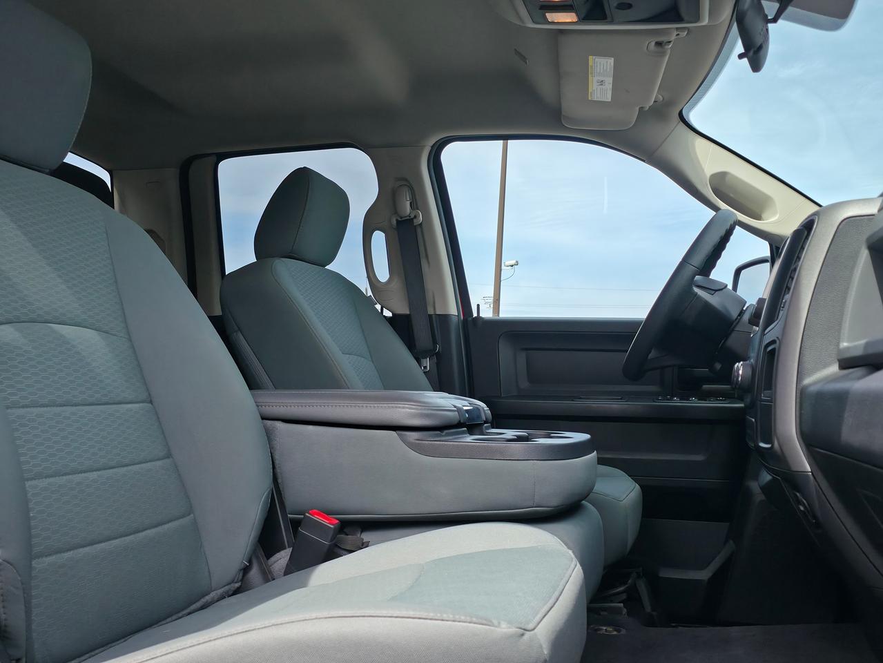 2018 RAM 1500 Express **V6 & LOW KILOMETERS** Photo