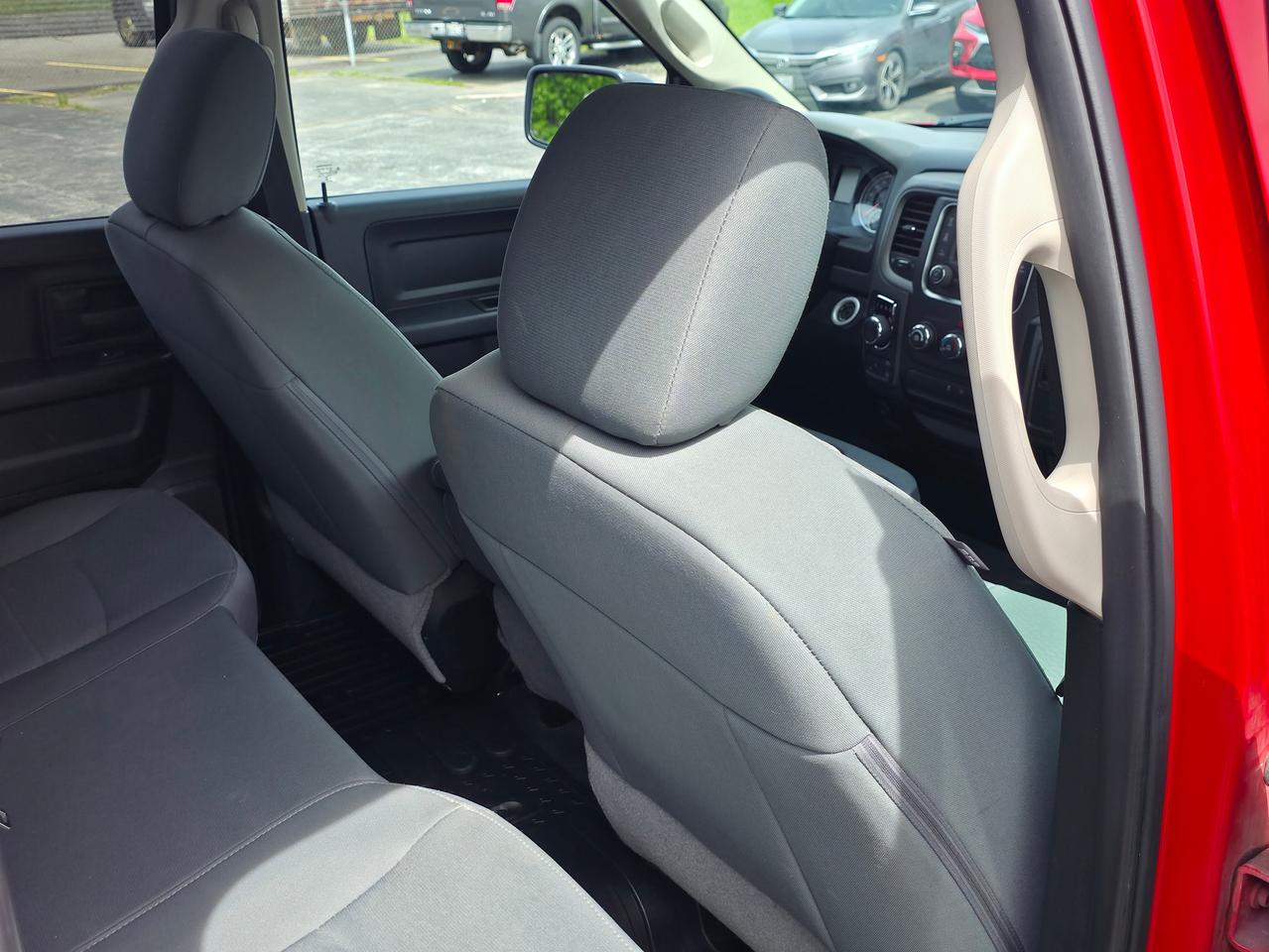 2018 RAM 1500 Express **V6 & LOW KILOMETERS** Photo