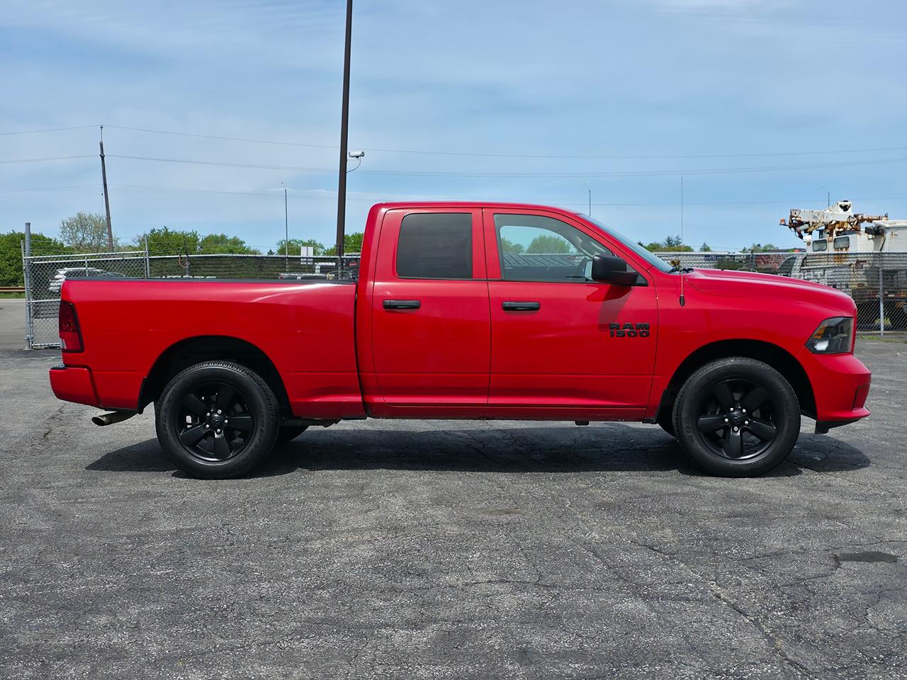 2018 RAM 1500 Express **V6 & LOW KILOMETERS** Photo3