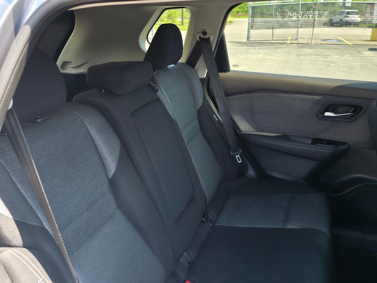 2021 Nissan Rogue FWD SV *DEALER SERVICED* Photo