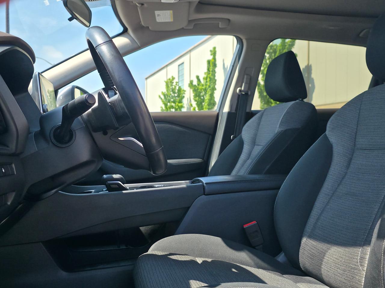 2021 Nissan Rogue FWD SV *DEALER SERVICED* Photo