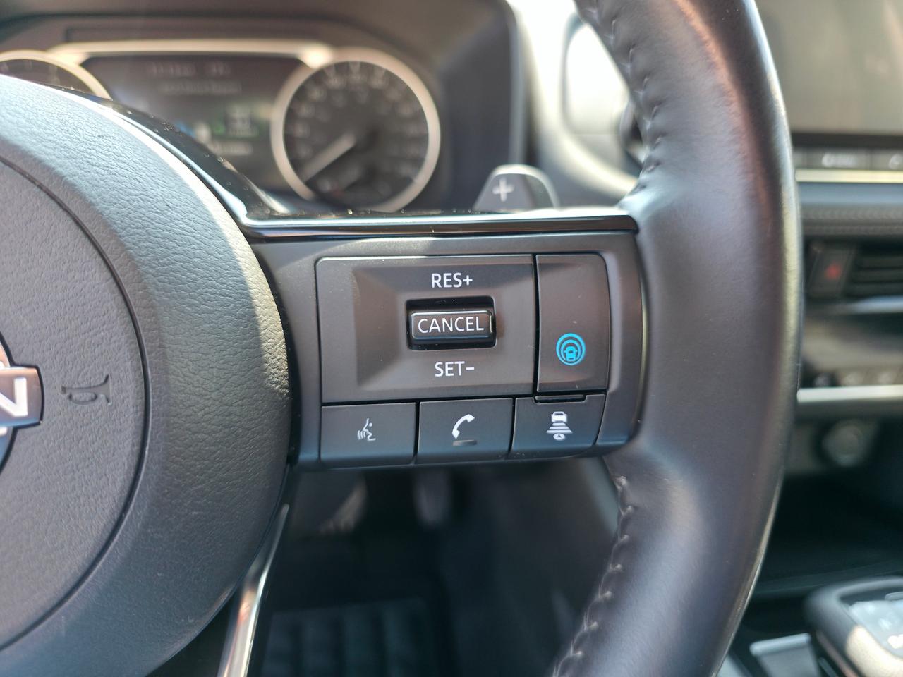 2021 Nissan Rogue FWD SV *DEALER SERVICED* Photo