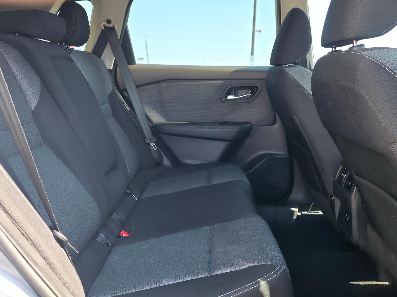 2021 Nissan Rogue FWD SV *DEALER SERVICED* Photo