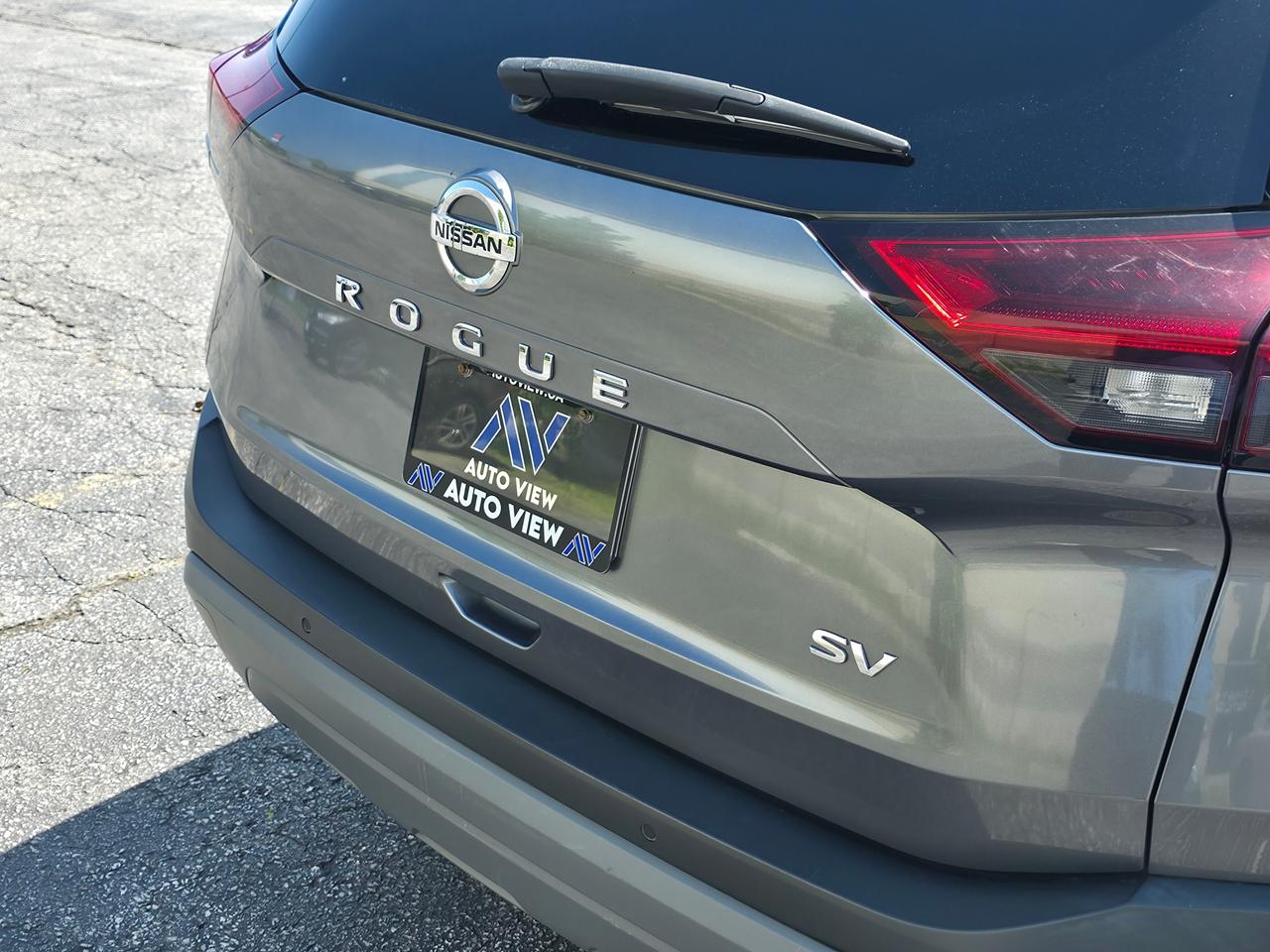 2021 Nissan Rogue FWD SV *DEALER SERVICED* Photo