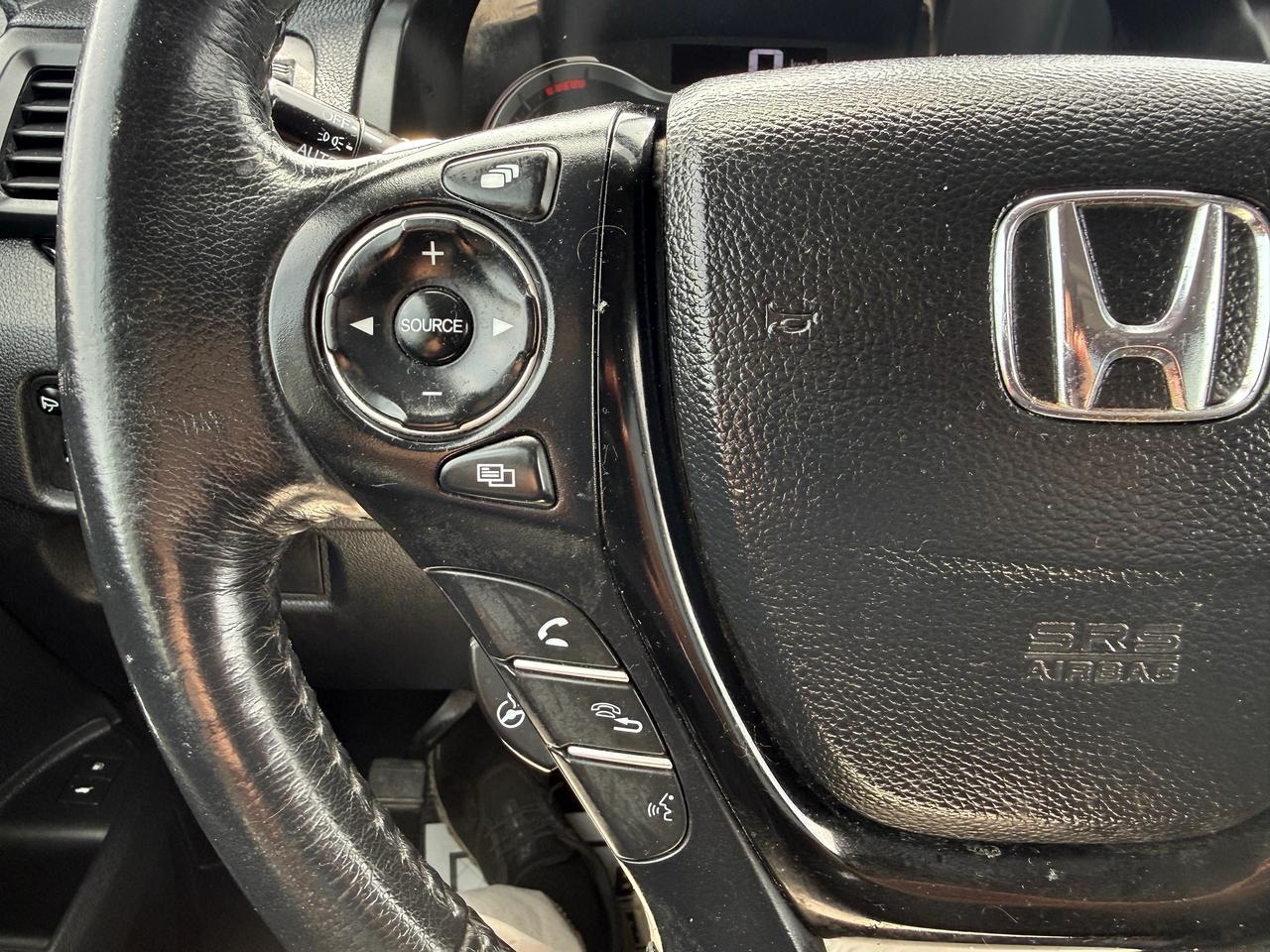2017 Honda Pilot Touring*CAPTAIN CHAIRS*DVD*NAVI*LOADED* Photo