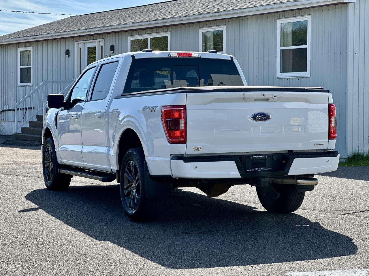 2023 Ford F-150 XLT 4X4 SUPERCREW W/ 2.7L / OFF LEASE Photo3