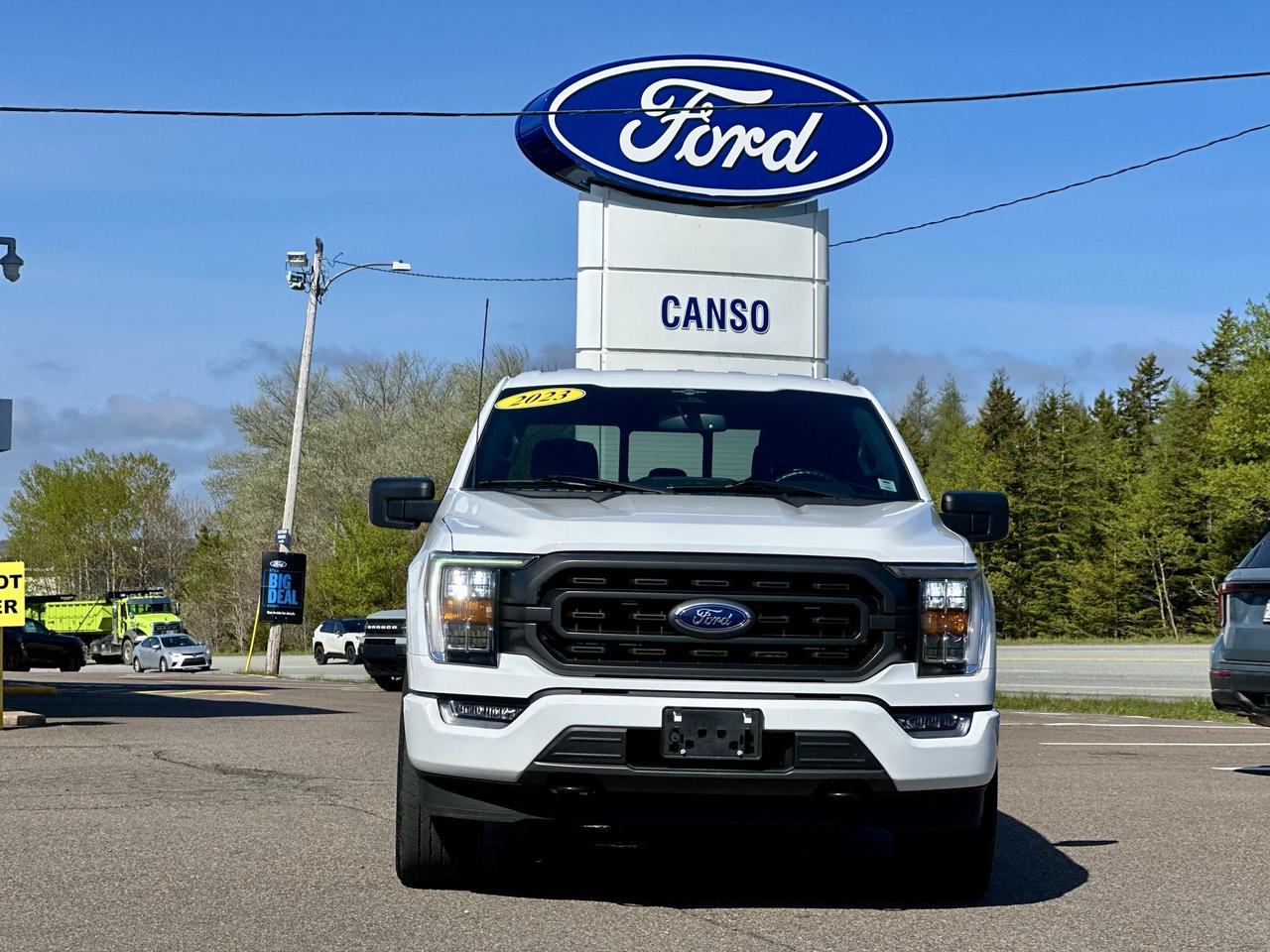 2023 Ford F-150 XLT 4X4 SUPERCREW W/ 2.7L / OFF LEASE Photo1