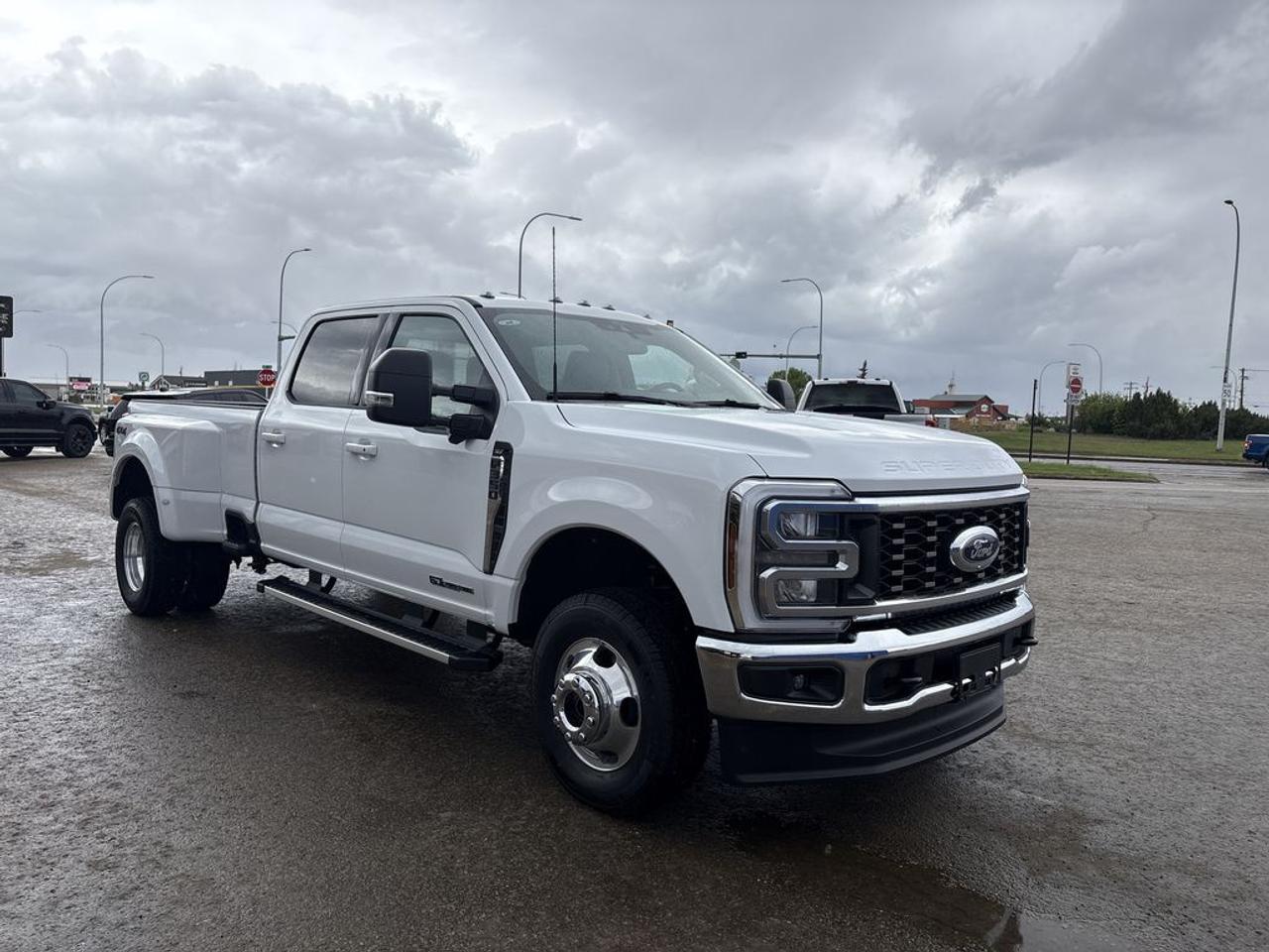 2026 Ford F-350 Super Duty DRW XLT 8' Box 623A