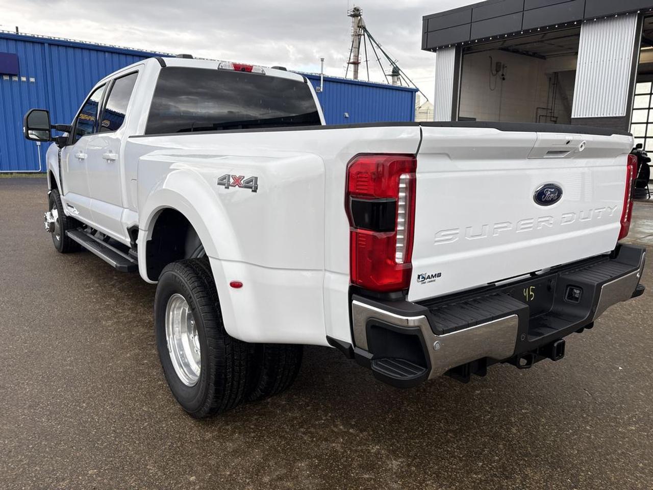 2026 Ford F-350 Super Duty DRW XLT 8' Box 623A Photo4