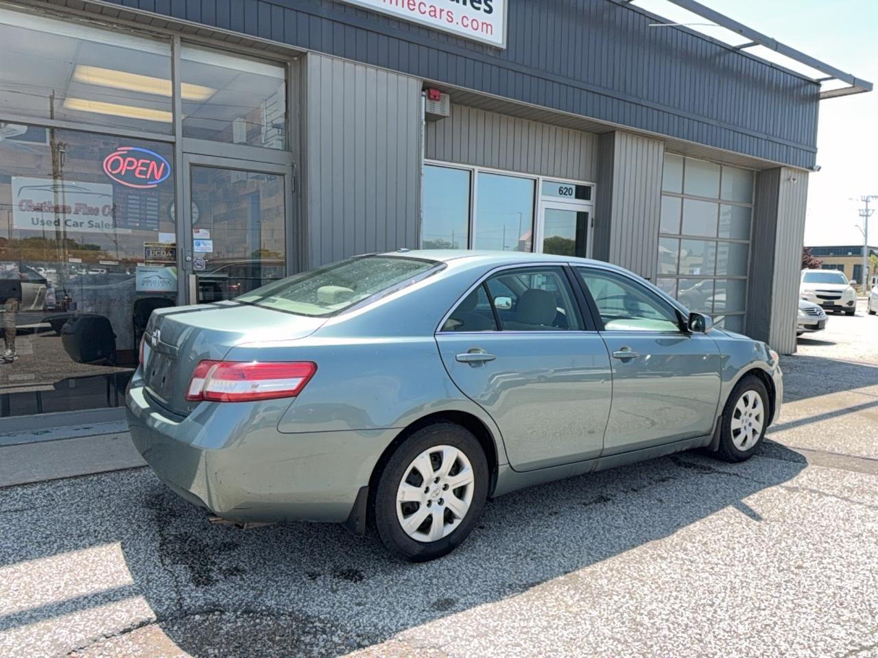 2011 Toyota Camry LE Photo
