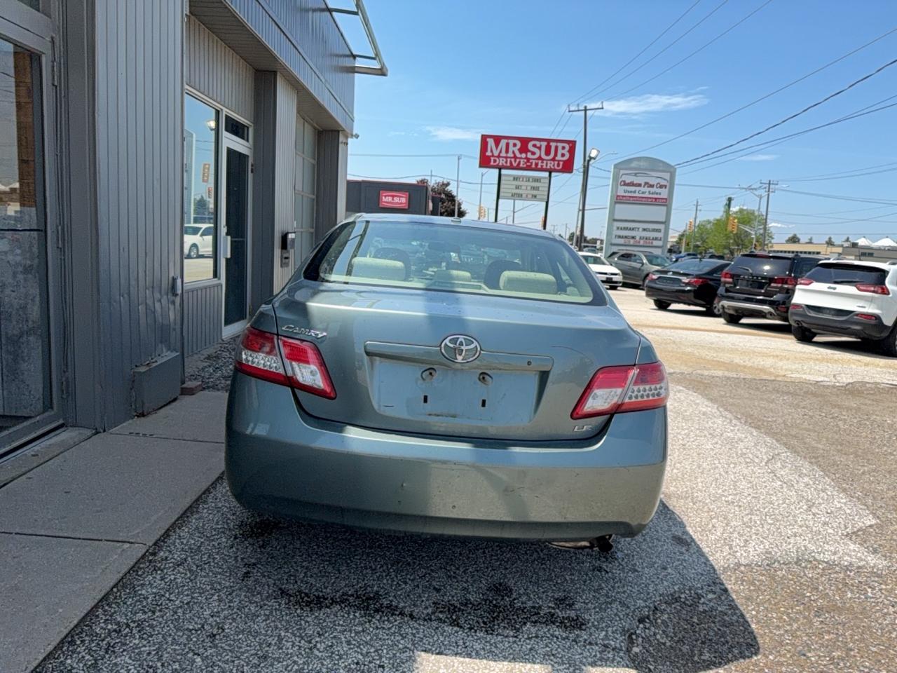 2011 Toyota Camry LE Photo3