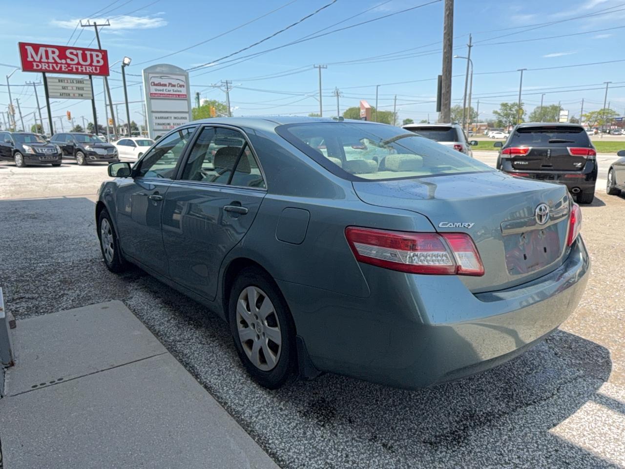 2011 Toyota Camry LE Photo4