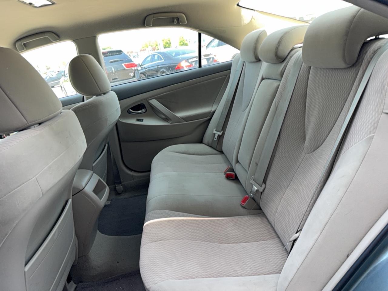 2011 Toyota Camry LE Photo