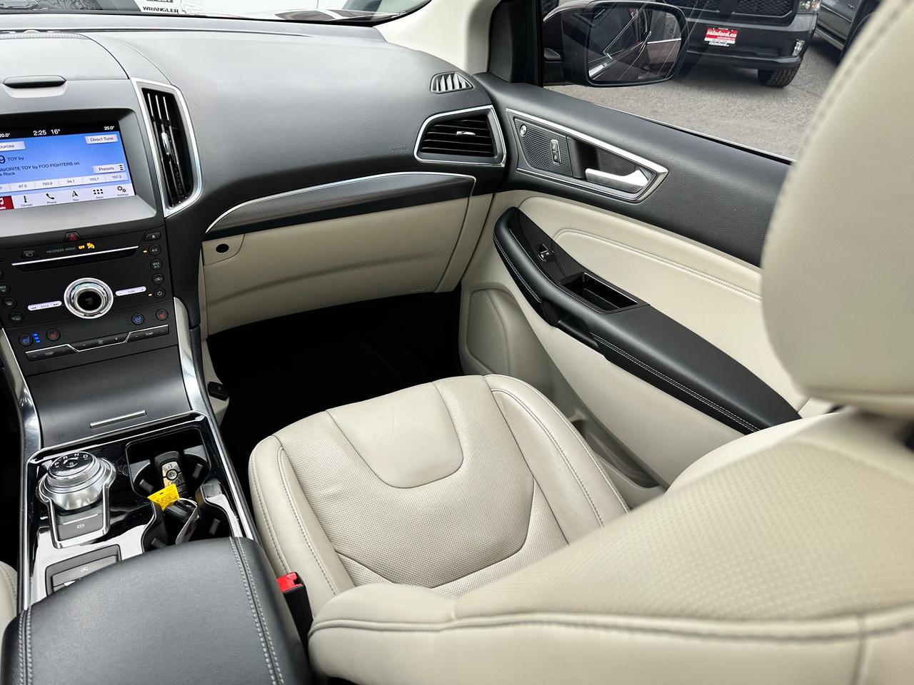 2019 Ford Edge TitaniumAWD PanoRoof HTD/CLD Leather XM NAV Alloys - Photo #28