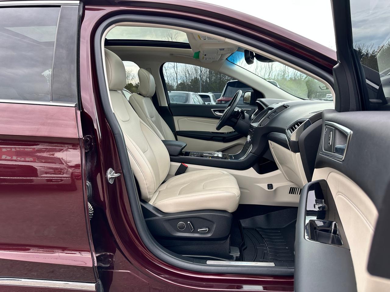 2019 Ford Edge TitaniumAWD PanoRoof HTD/CLD Leather XM NAV Alloys - Photo #24