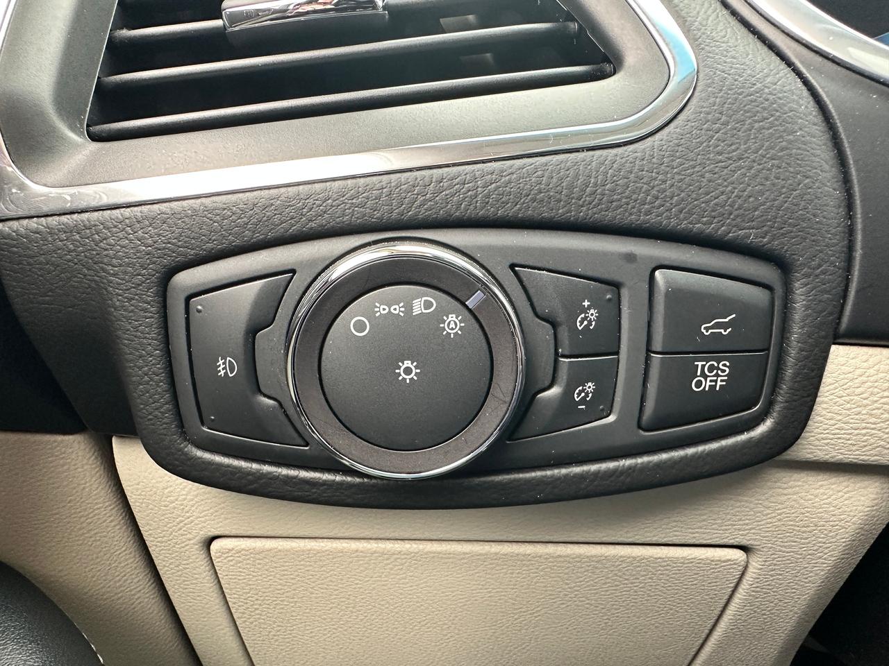 2019 Ford Edge TitaniumAWD PanoRoof HTD/CLD Leather XM NAV Alloys - Photo #33