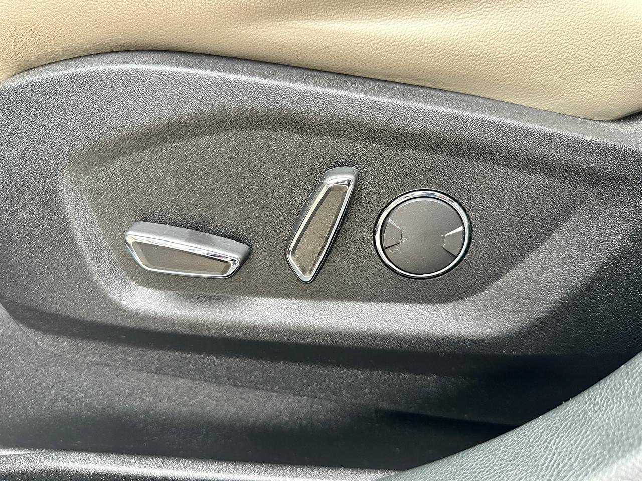 2019 Ford Edge TitaniumAWD PanoRoof HTD/CLD Leather XM NAV Alloys - Photo #32