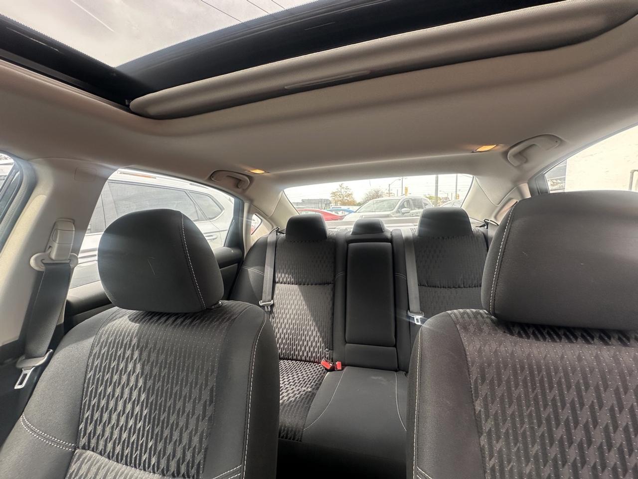 2017 Nissan Altima SV Photo