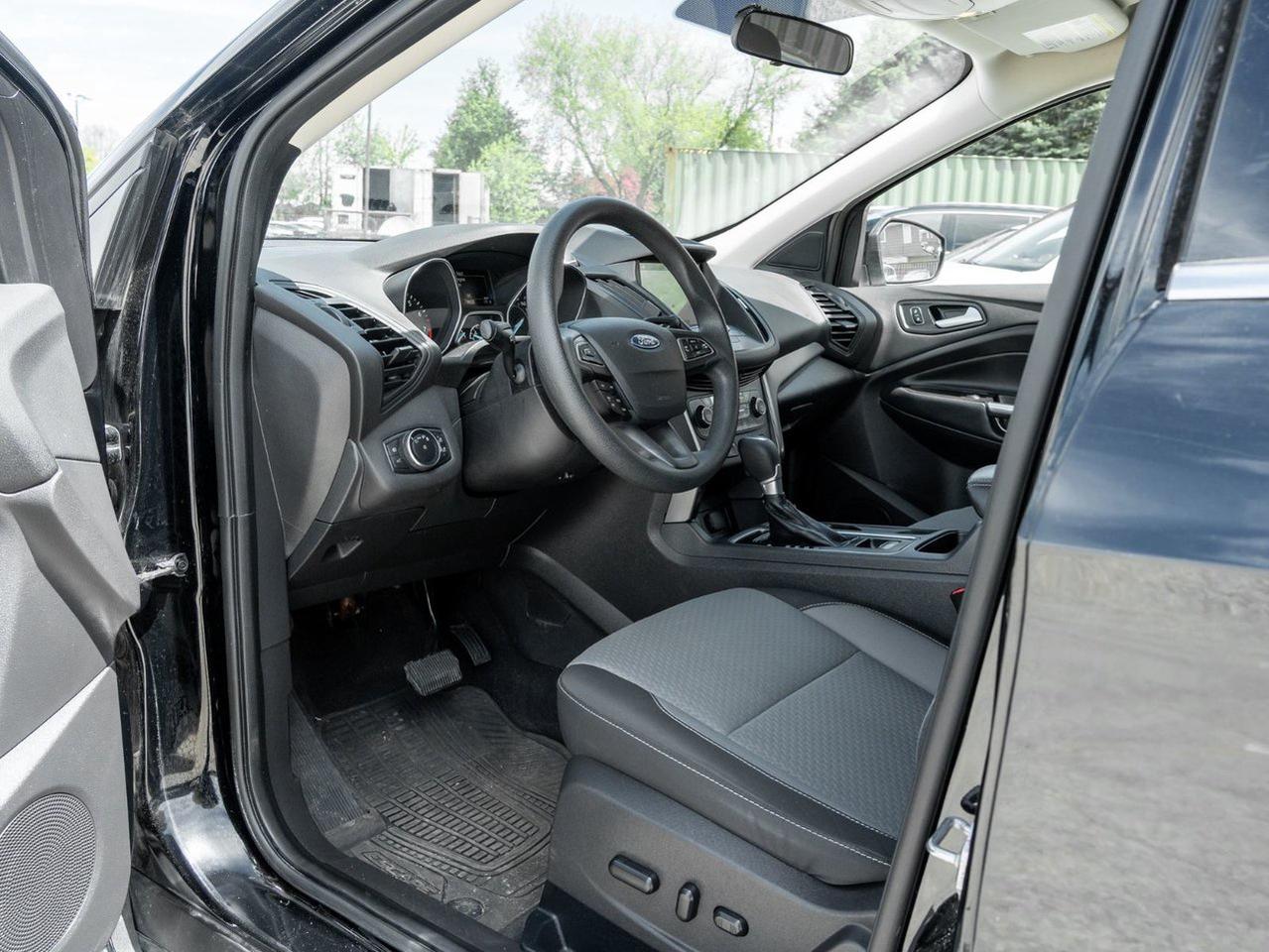 2017 Ford Escape SE Photo